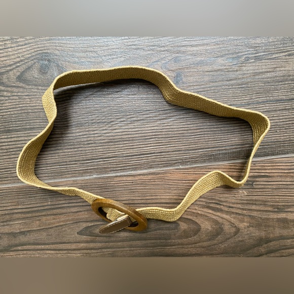 Straw Belt with Wood Buckle - Picture 3 of 3